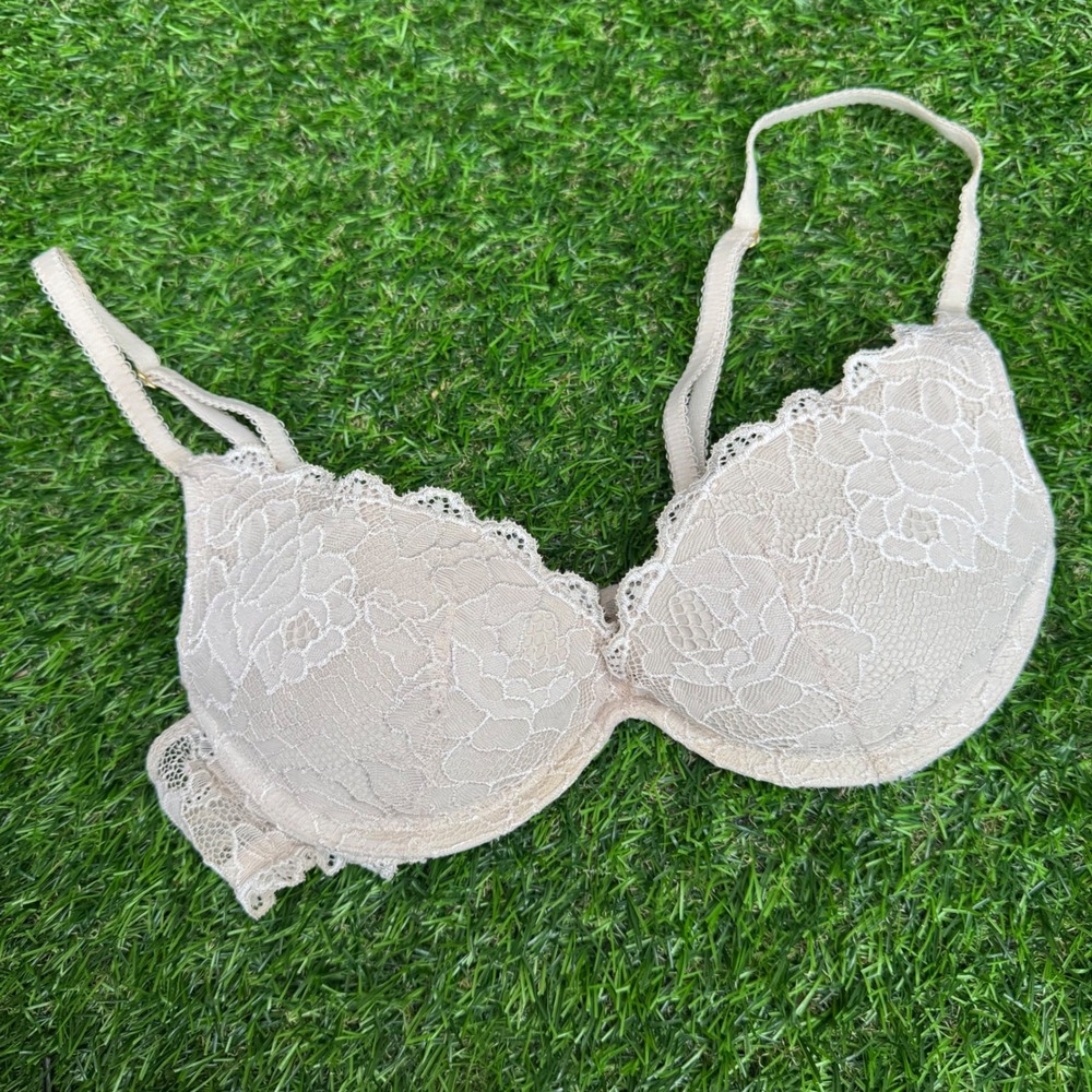 Victorias Secret Bra 32B Ivory Floral Lace Push Up Plunge Padded Underwire